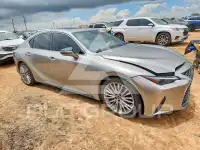 2022 Lexus IS photo