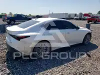 2022 Lexus IS photo