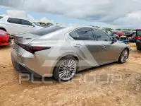 2022 Lexus IS photo
