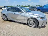 2022 Lexus IS photo