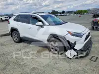 2022 Toyota RAV4 фото