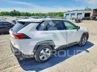 2022 Toyota RAV4 фото
