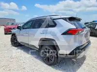 2022 Toyota RAV4 фото