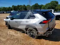 2022 Toyota RAV4 фото