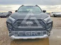 2022 Toyota RAV4 фото