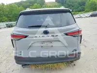 2022 Toyota SIENNA фото