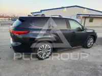 2022 Toyota Highlander photo
