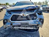 2022 Toyota Highlander photo