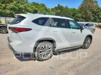 2022 Toyota Highlander photo