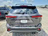 2022 Toyota Highlander photo