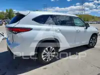 2022 Toyota Highlander photo