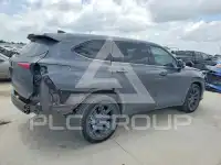 2022 Toyota Highlander photo