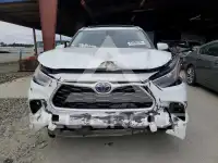2022 Toyota Highlander photo