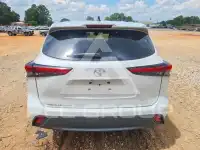 2022 Toyota Highlander photo