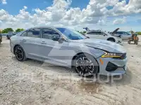 2022 KIA K5 фото