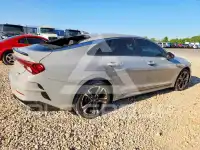 2022 KIA K5 фото