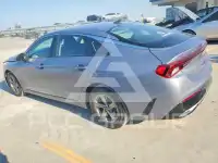 2022 KIA K5 фото