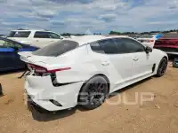 2022 KIA Stinger фото