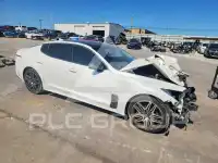 2022 KIA Stinger photo