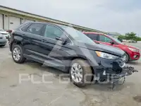 2022 Ford EDGE photo
