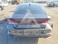 2022 Hyundai Elantra фото
