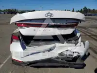 2022 Hyundai Elantra фото