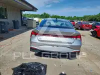 2022 Hyundai Elantra фото