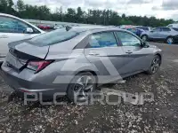 2022 Hyundai Elantra photo
