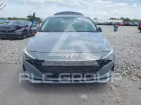 2022 Hyundai Elantra photo
