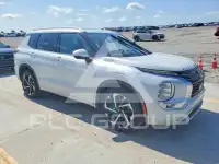 2023 Mitsubishi OUTLANDER photo