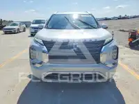 2023 Mitsubishi OUTLANDER photo