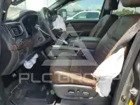 2023 Nissan TITAN фото