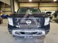 2023 Nissan TITAN фото
