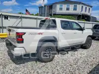2023 Nissan FRONTIER photo