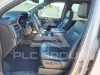 2023 Chevrolet Suburan photo