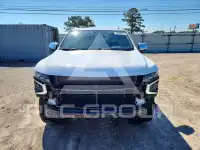 2023 Chevrolet Suburan photo