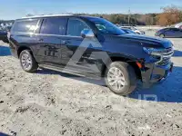 2023 Chevrolet Suburan photo