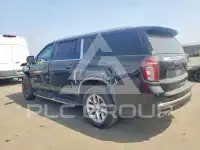 2023 Chevrolet Suburan photo
