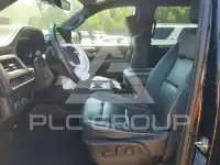 2023 Chevrolet Suburan photo