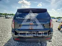 2023 Chevrolet Suburan photo