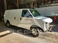 2023 Chevrolet Express фото