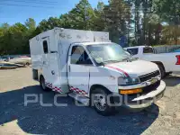 2023 Chevrolet Express фото