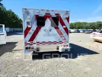 2023 Chevrolet Express фото