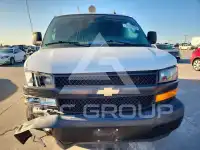 2023 Chevrolet Express фото