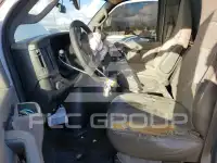 2023 Chevrolet Express фото