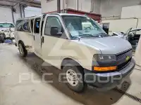 2023 Chevrolet Express фото