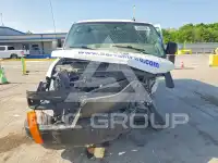 2023 Chevrolet Express фото