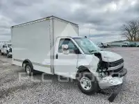 2023 Chevrolet Express фото