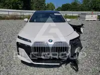 2023 BMW 740 фото