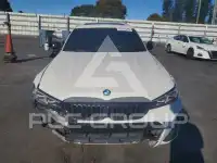 2023 BMW 330 фото